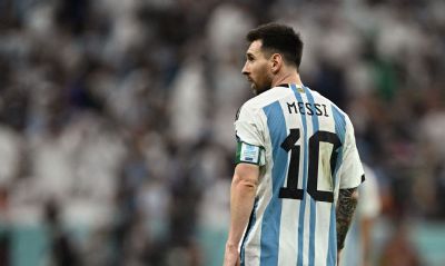 Duelo entre Messi e Lewandowski  o destaque da Copa nesta quarta