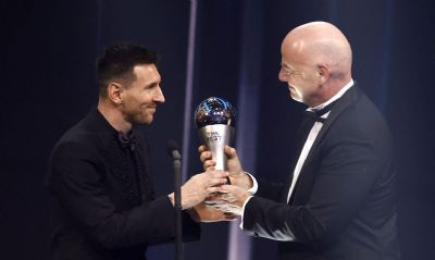Messi  eleito o melhor jogador de futebol do mundo pela Fifa
