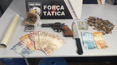 Fora Ttica prende dois suspeitos de envolvimento com o trfico de drogas em VG; arma de fogo foi apreendida
