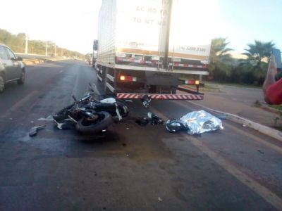 Rapaz morre ao colidir moto na traseira de caminho na Estrada da Guarita