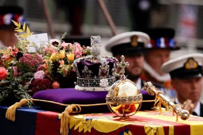 Aps 12 dias, termina o funeral pblico da rainha Elizabeth II
