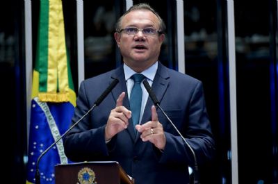 Fagundes espera que Bolsonaro tome deciso sobre filiao dentro de 40 dias