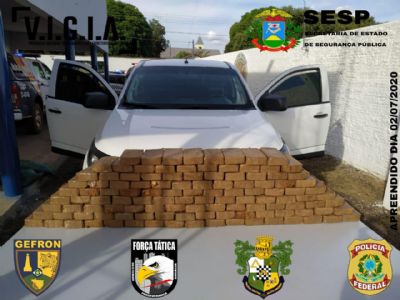 Policiais encontram mais de 117kg de pasta base de cocana na fronteira com a Bolvia