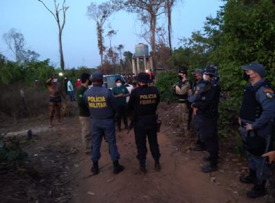 Turistas so resgatados aps serem mantidos refns por indgenas da aldeia Rawo