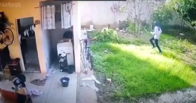 Vdeo | Cmera mostra ladres invadindo casa antes de serem mortos em confronto