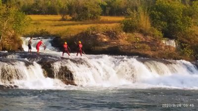 Usina fecha comportas para facilitar resgate do corpo de rapaz 'sugado' em cachoeira; VEJA VDEO