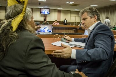 Mendes pede a Bolsonaro para liberar explorao de riquezas em reas indgenas