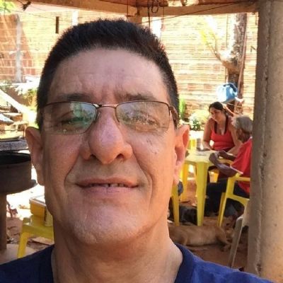 Mdico cubano morre dentro de nibus de viagem em Cuiab