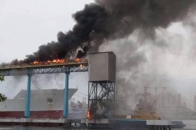 Incndio atinge terminal em porto de Santos
