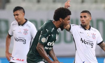Palmeiras goleia Corinthians e segue sonhando com ttulo brasileiro