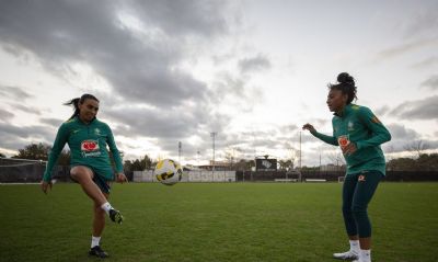 Com passagem de basto, Marta lidera gerao em ltima Copa do Mundo
