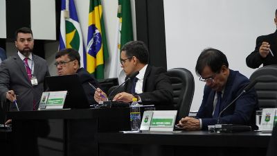 Base consegue enterrar na Cmara de Vereadores o 12 pedido de cassao contra o prefeito