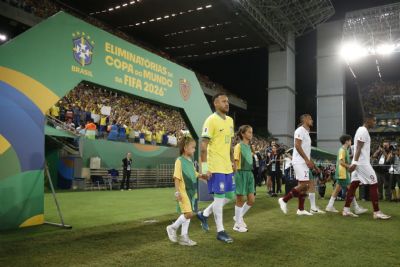 CBF  multada em R$ 600 mil por infraes nas venda de ingressos do jogo do Brasil na Arena Pantanal