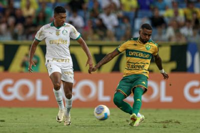 Cuiabá perde em casa para o Palmeiras e segue na lanterna do Brasileirão