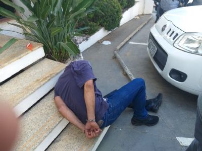 Homem  preso aps fazer funcionrios e clientes de consultrio refns em Cuiab