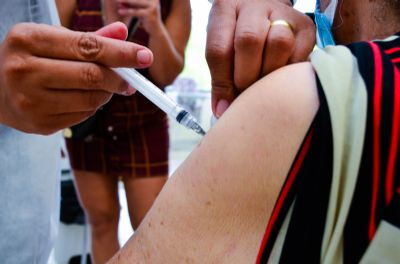 Mais de 40% da populao adulta de Cuiab j foi vacinada com primeira dose da vacina