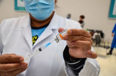 Cuiab no tem doses para iniciar 3 fase de vacinao a idosos e imunossuprimidos