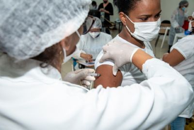 Rondonpolis inicia aplicao da 4 dose da vacina contra covid