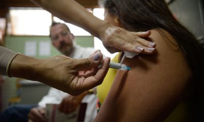 Baixa cobertura vacinal contra HPV favorece casos de cncer