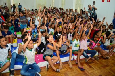 Crianas de 3 a 5 anos participam da primeira atividade do projeto 'L Pra Mim?' em Cuiab