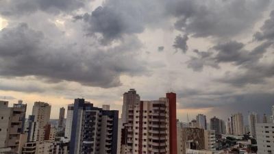 Clima ameno com dias ensolarados e pancadas de chuva marcam semana em Cuiab e VG