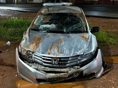 Vdeo | Condutor perde o controle e capota carro em avenida de VG