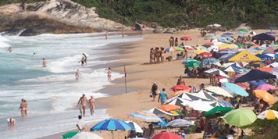 Nudismo em praia frequentada por naturistas h 40 anos em SC pode ser proibido? Entenda
