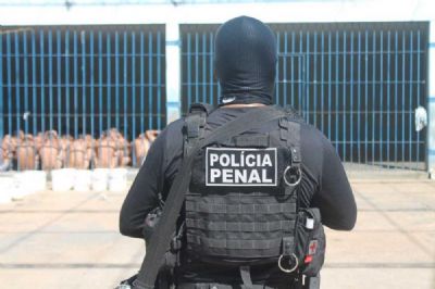 Policiais penais aprovam indicativo de greve e fazem manifestao no Paiagus