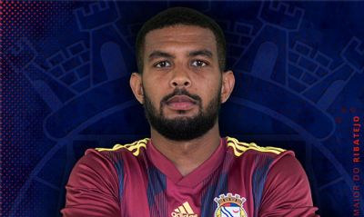 Jogador brasileiro sofre parada cardiorrespiratria em jogo em Portugal