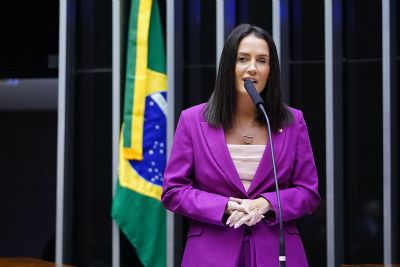 Amlia  nica mato-grossense a assinar pedido de impeachment contra Lula