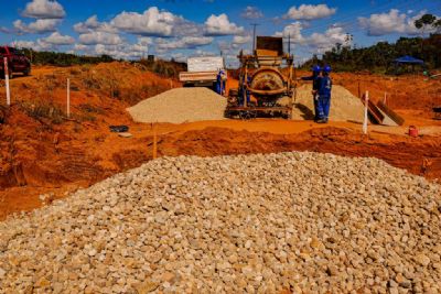 Governo avana na execuo das obras de pavimentao de 41 km em Aripuan