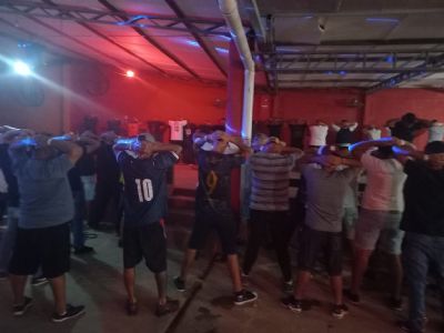 Fotos | Baile da Plataforma termina com 3 presos e 16 adolescentes apreendidos