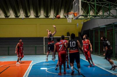Selees de basquetebol e voleibol disputam ttulos estaduais dos Jogos Abertos Mato-grossenses