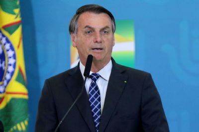 'Quem  de direita toma cloroquina, quem  de esquerda, Tubana', diz Bolsonaro