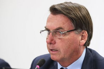 ​Prorrogao de auxlio emergencial  assunto para Guedes, diz Bolsonaro