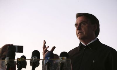 Em coletiva, Bolsonaro critica Alcolumbre por demora na sabatina de Mendona