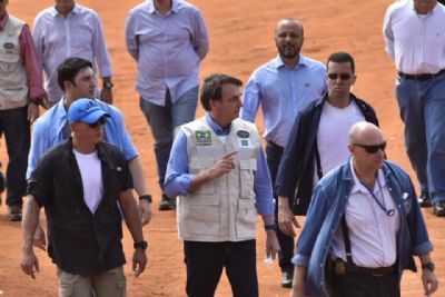 Bolsonaro confirma teste positivo para covid-19