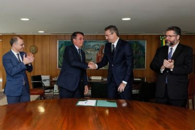 Bolsonaro nomeia secretrio da Abin para a direo-geral da PF