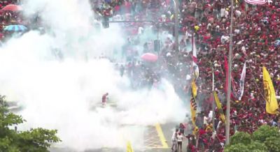 Festa do Flamengo tem correria e bombas durante disperso