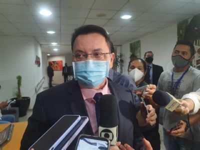 Botelho defende que PEC contra reconduo impede deputados com superpoderes