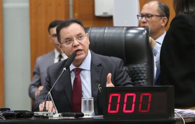 Botelho vai apresentar projeto para 'obrigar' governo admitir dvida com servidores de RGA retroativo