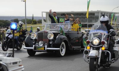 ​Bolsonaro diz que Brasil ressurge com economia mais pujante