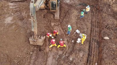 Mais de trs anos aps tragdia, bombeiros encontram ossada em Brumadinho