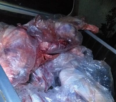 Trs homens so presos por transportar 800 quilos de carne de forma irregular