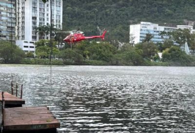 Helicptero cai com cinco pessoas na Lagoa Rodrigo de Freitas