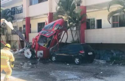 Helicptero do Corpo de Bombeiros cai no Distrito Federal; Veja vdeo