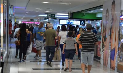 Demanda por crdito cai 8% em novembro com decepo por Black Friday