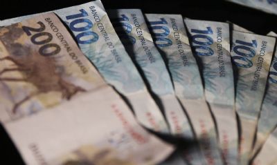 Poupana tem retirada lquida de R$ 87,82 bilhes em 2023