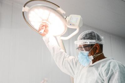 Hospital Regional de Cceres passa a ofertar cirurgia de correo de espinha bfida aberta