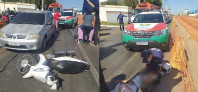 Mulher fica ferida aps desequilibrar e bater moto em carro na avenida da Feb